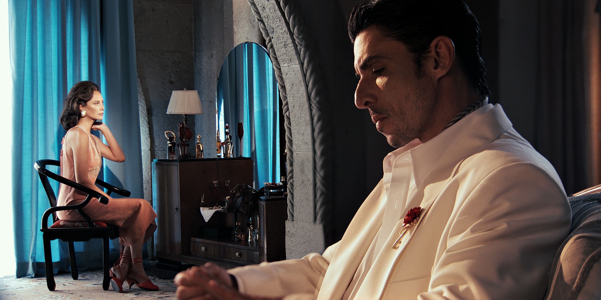 자라, 디자이너 윌리 차바리아와 ‘바티시모’ 컬렉션 공개 27-Image